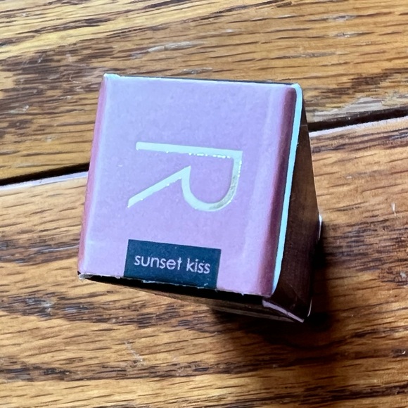 RODIAL
Blush Drops - Sunset Kiss - Picture 4 of 8